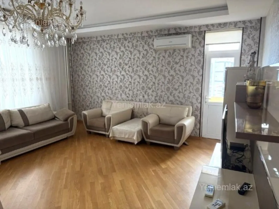Satılır 3 otaqlı yeni tikili 130 m²