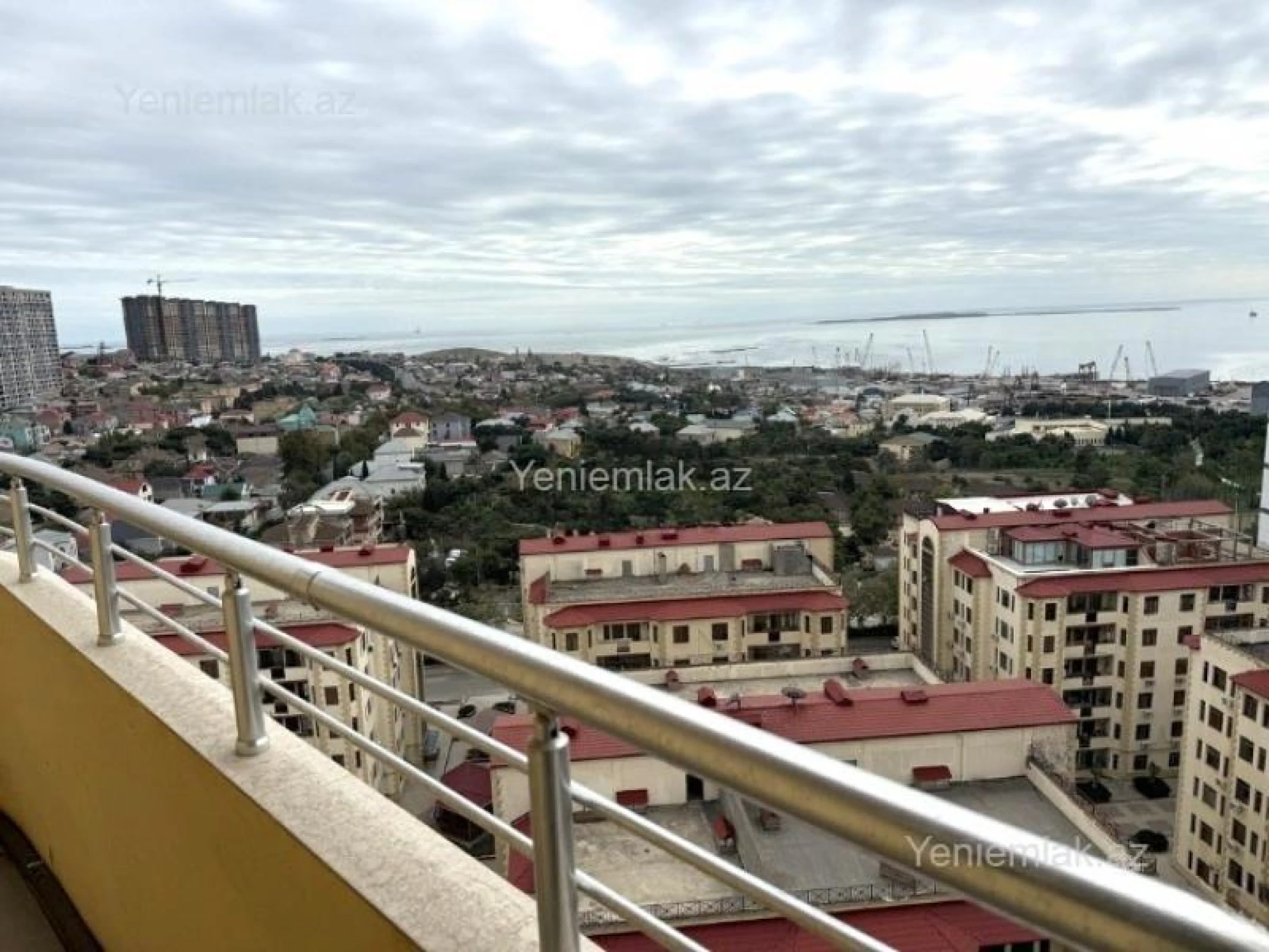 Satılır 3 otaqlı yeni tikili 130 m²