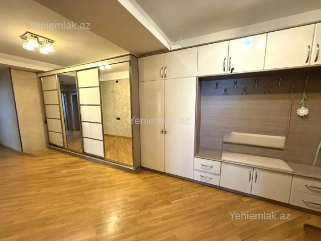 Satılır 3 otaqlı yeni tikili 130 m²