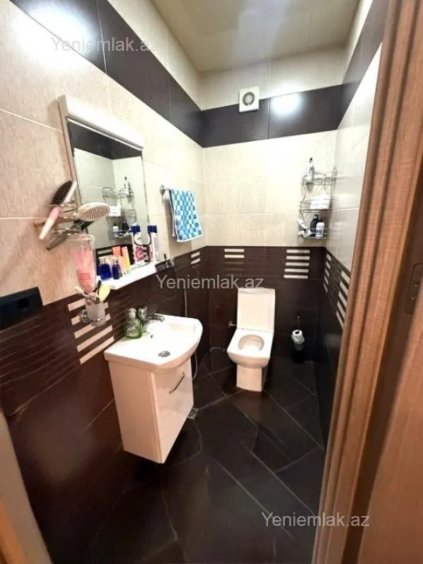 Satılır 3 otaqlı yeni tikili 130 m²