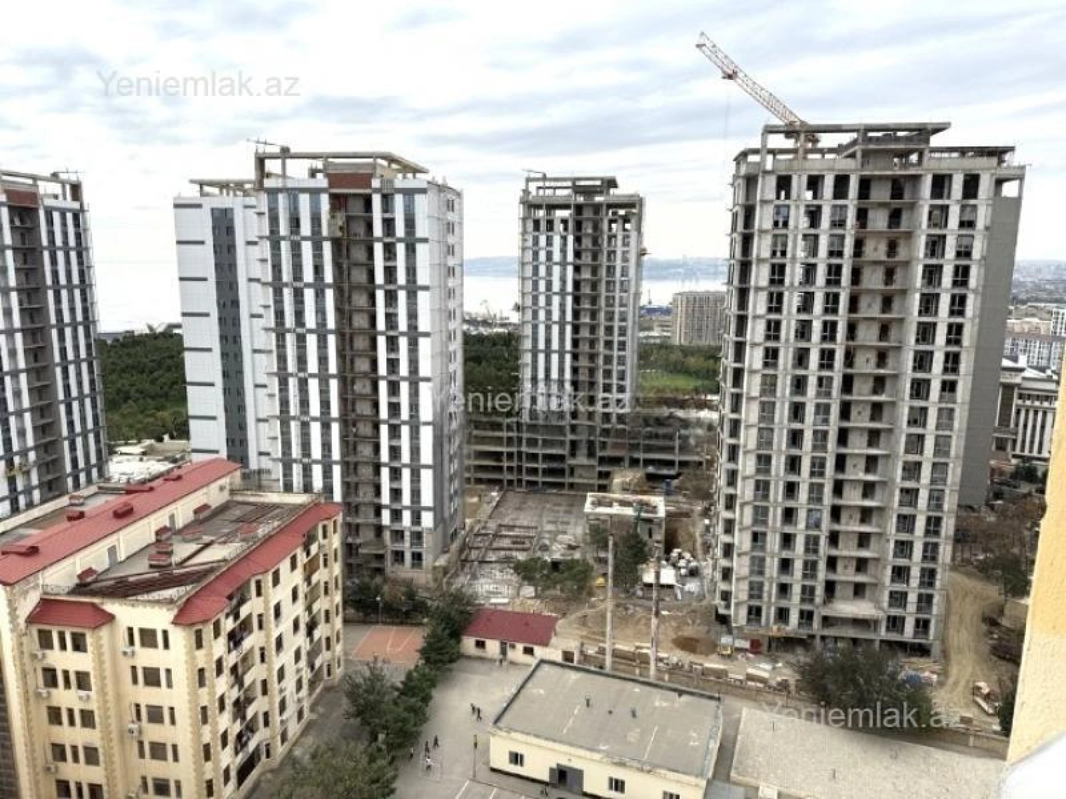 Satılır 3 otaqlı yeni tikili 130 m²