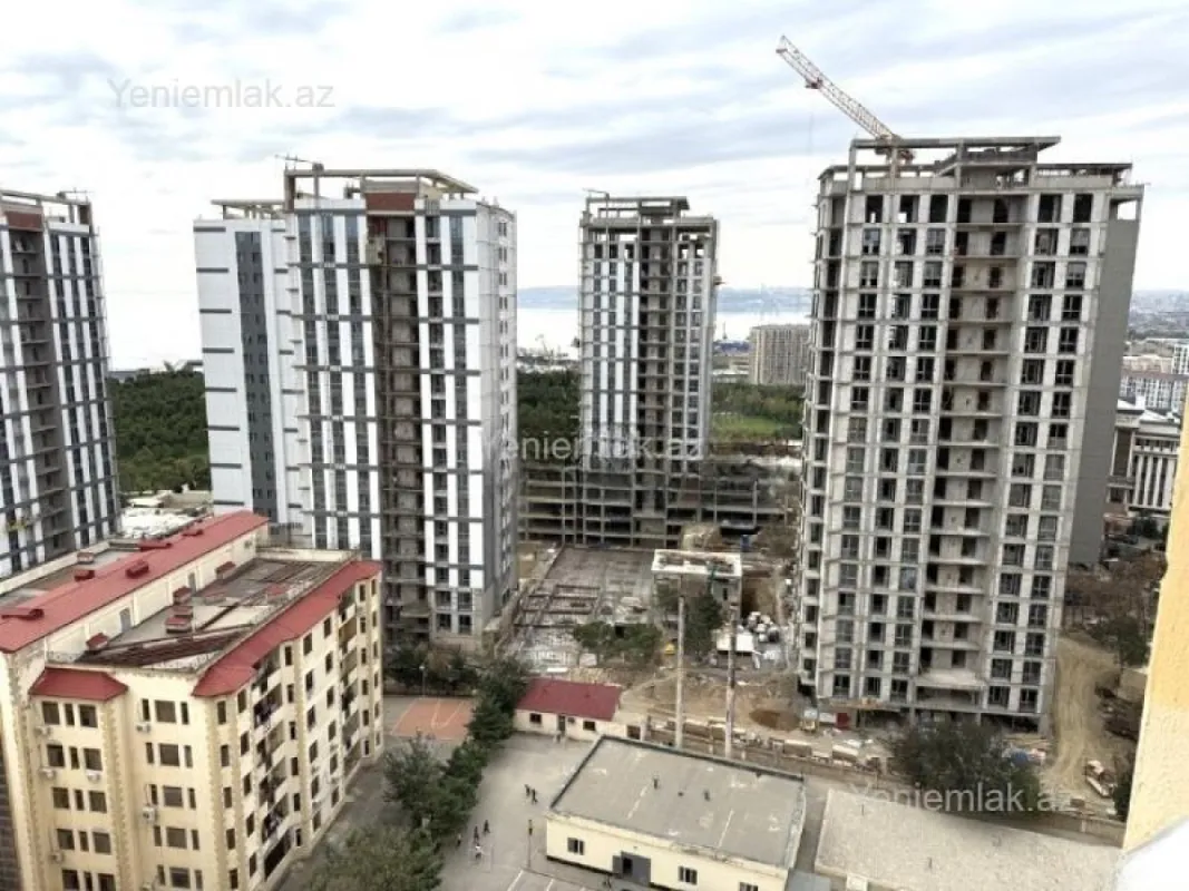 Satılır 3 otaqlı yeni tikili 130 m²