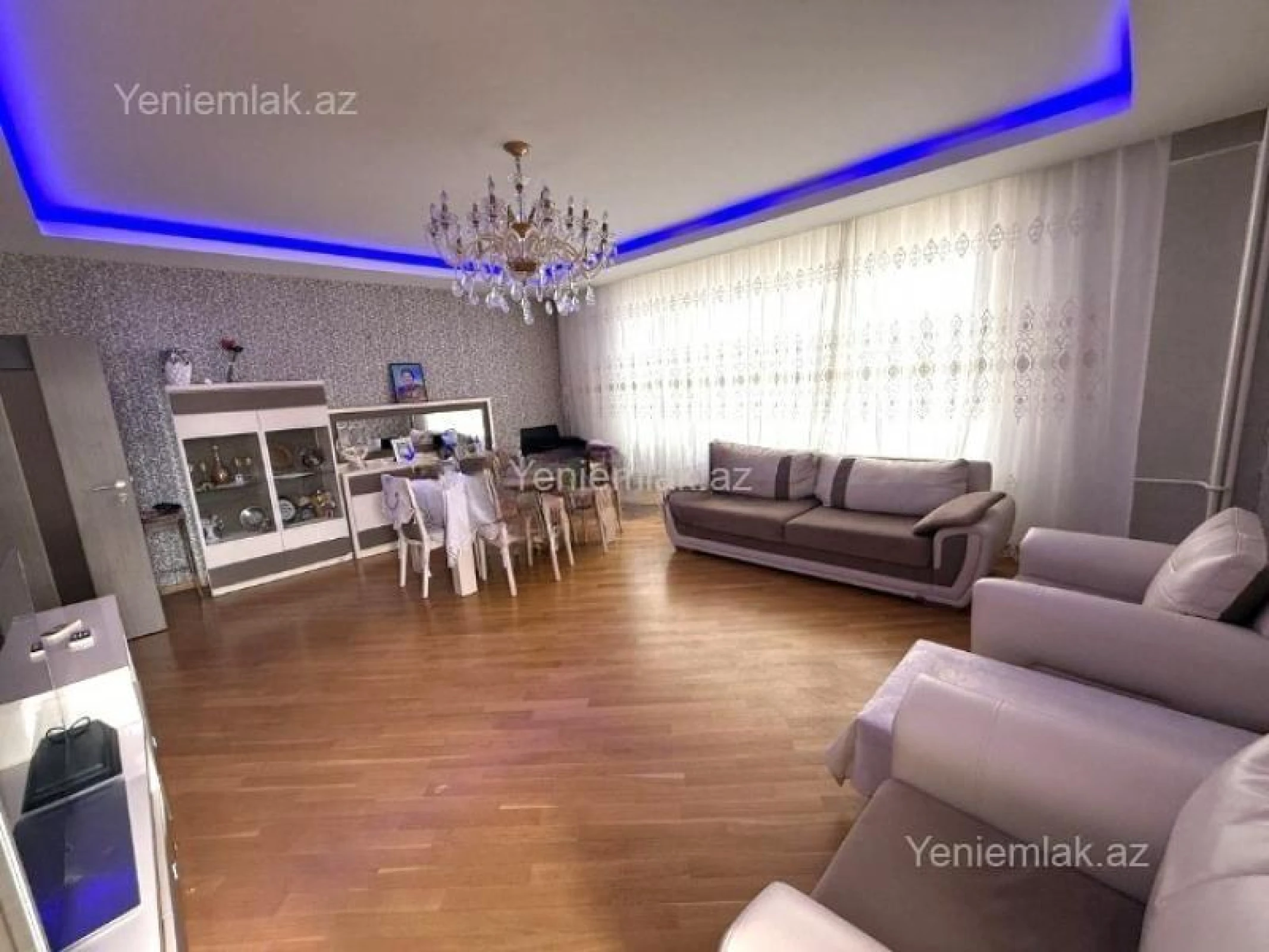 Satılır 3 otaqlı yeni tikili 130 m²