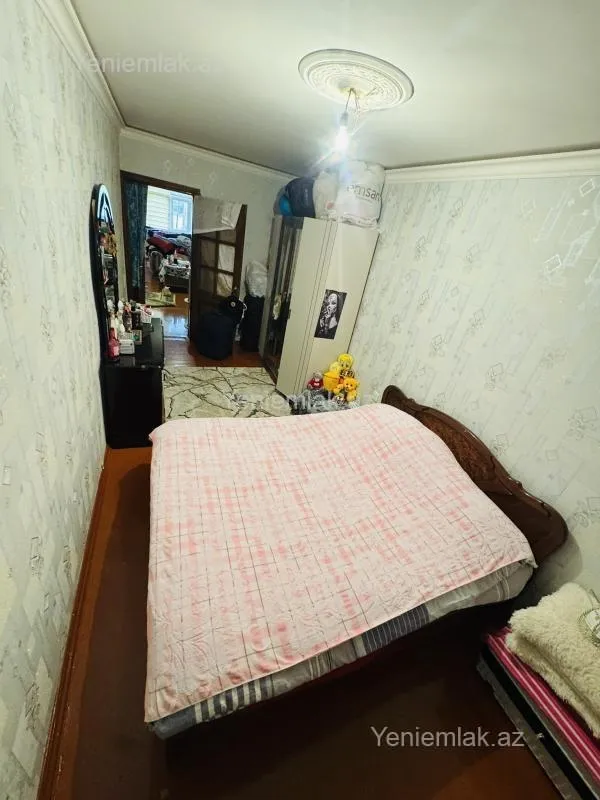 Satılır 2 otaqlı köhnə tikili 50 m²