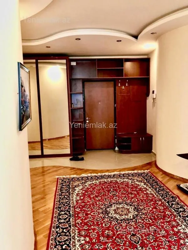 Satılır 3 otaqlı yeni tikili 170 m²