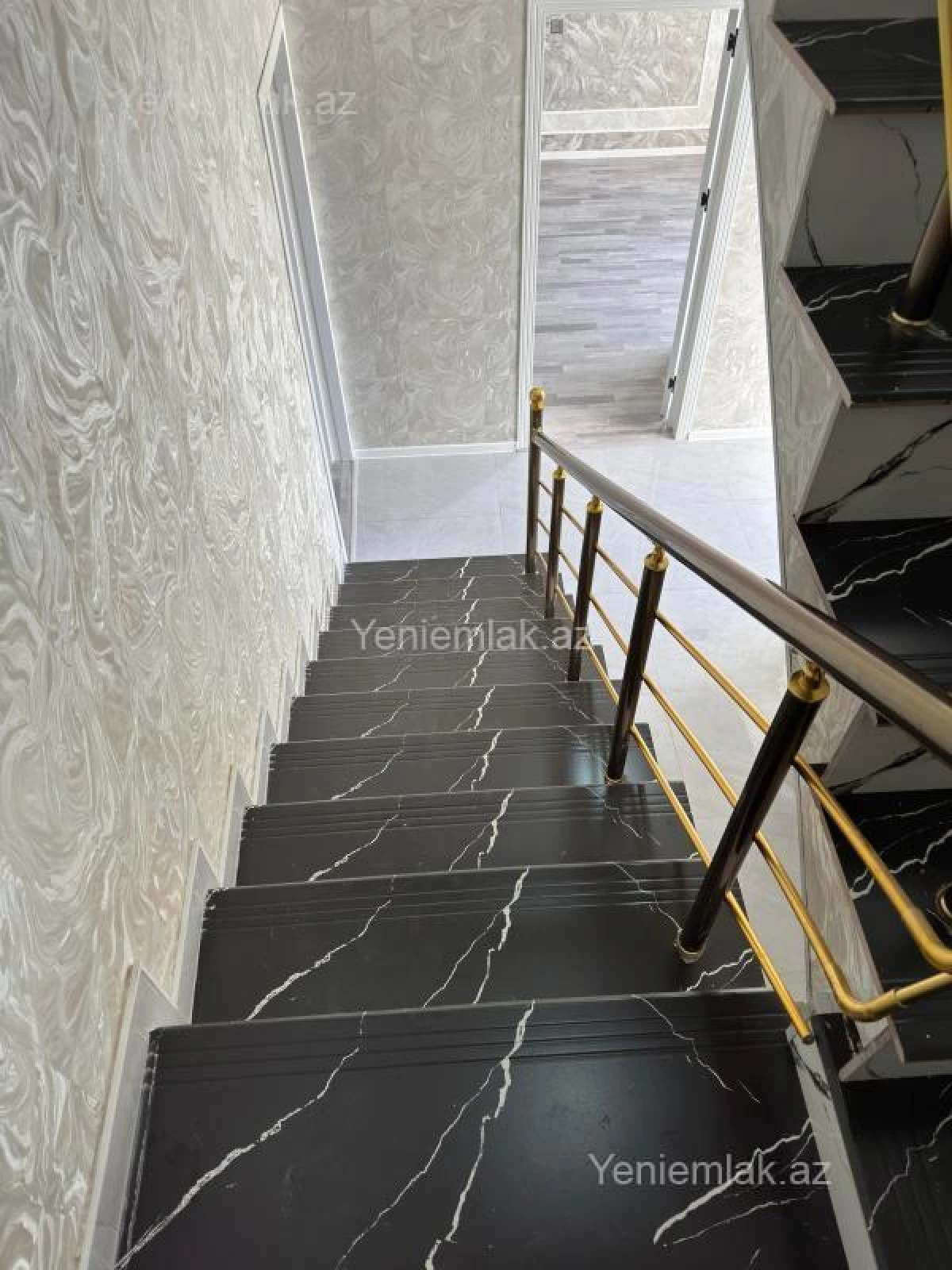 Satılır 5 otaqlı həyət evi 160 m²