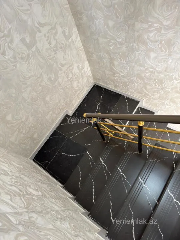 Satılır 5 otaqlı həyət evi 160 m²