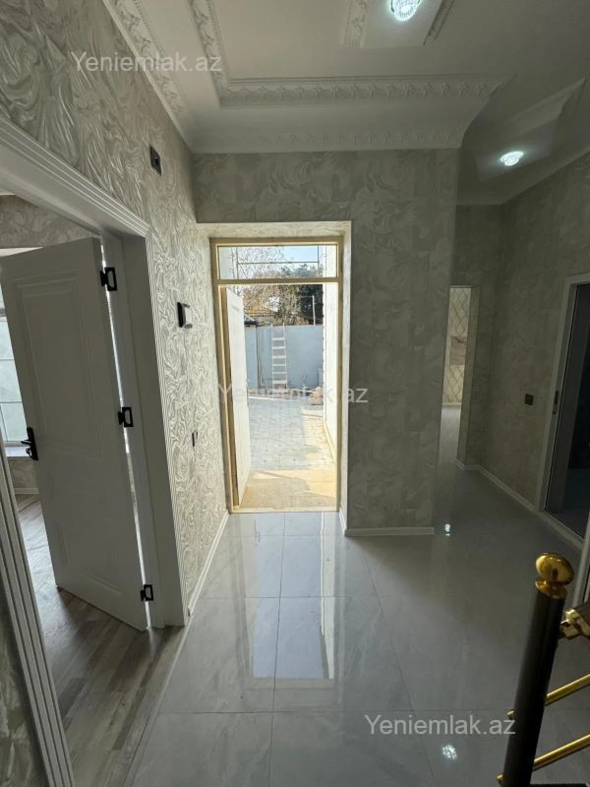 Satılır 5 otaqlı həyət evi 160 m²