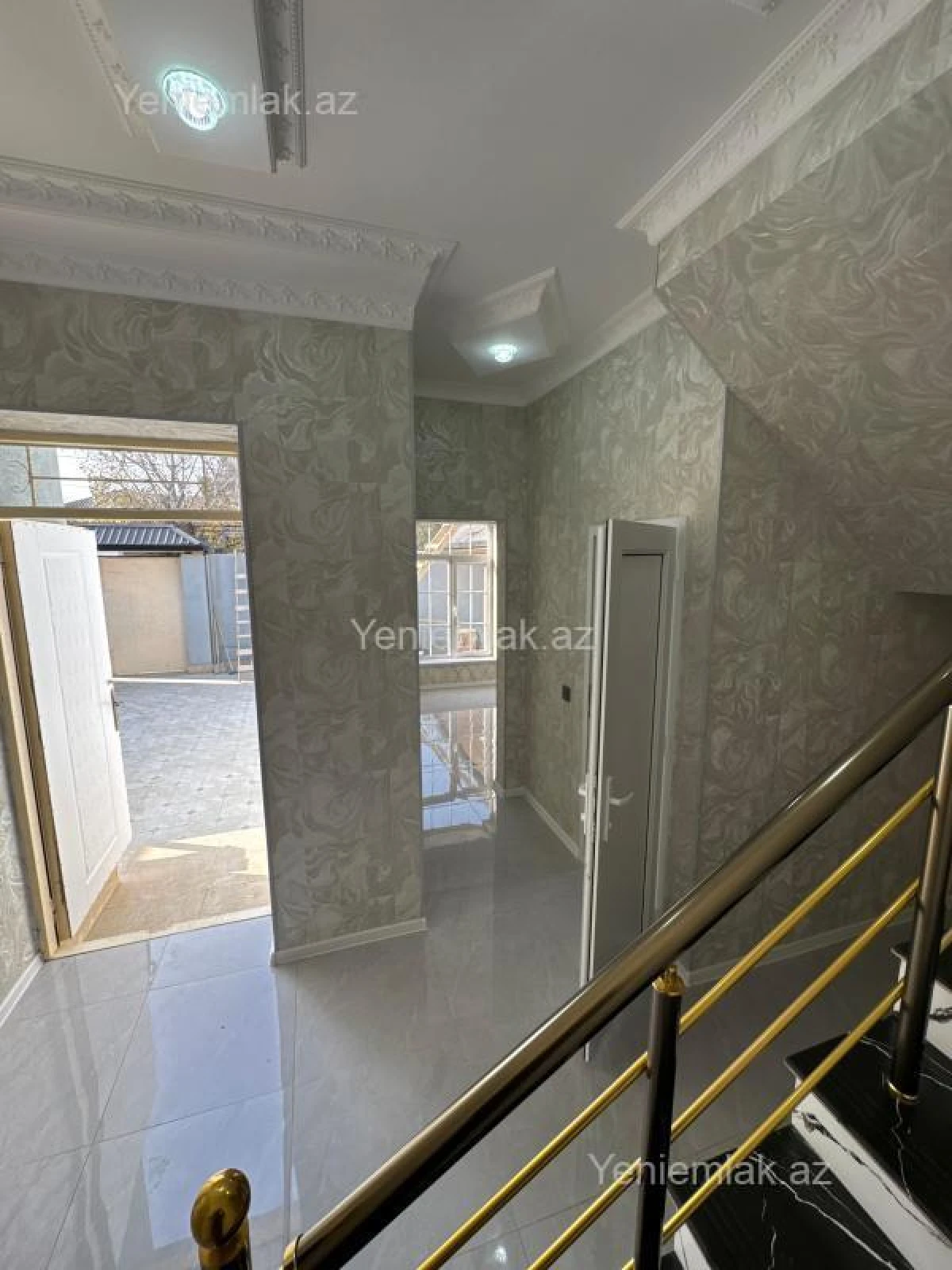Satılır 5 otaqlı həyət evi 160 m²