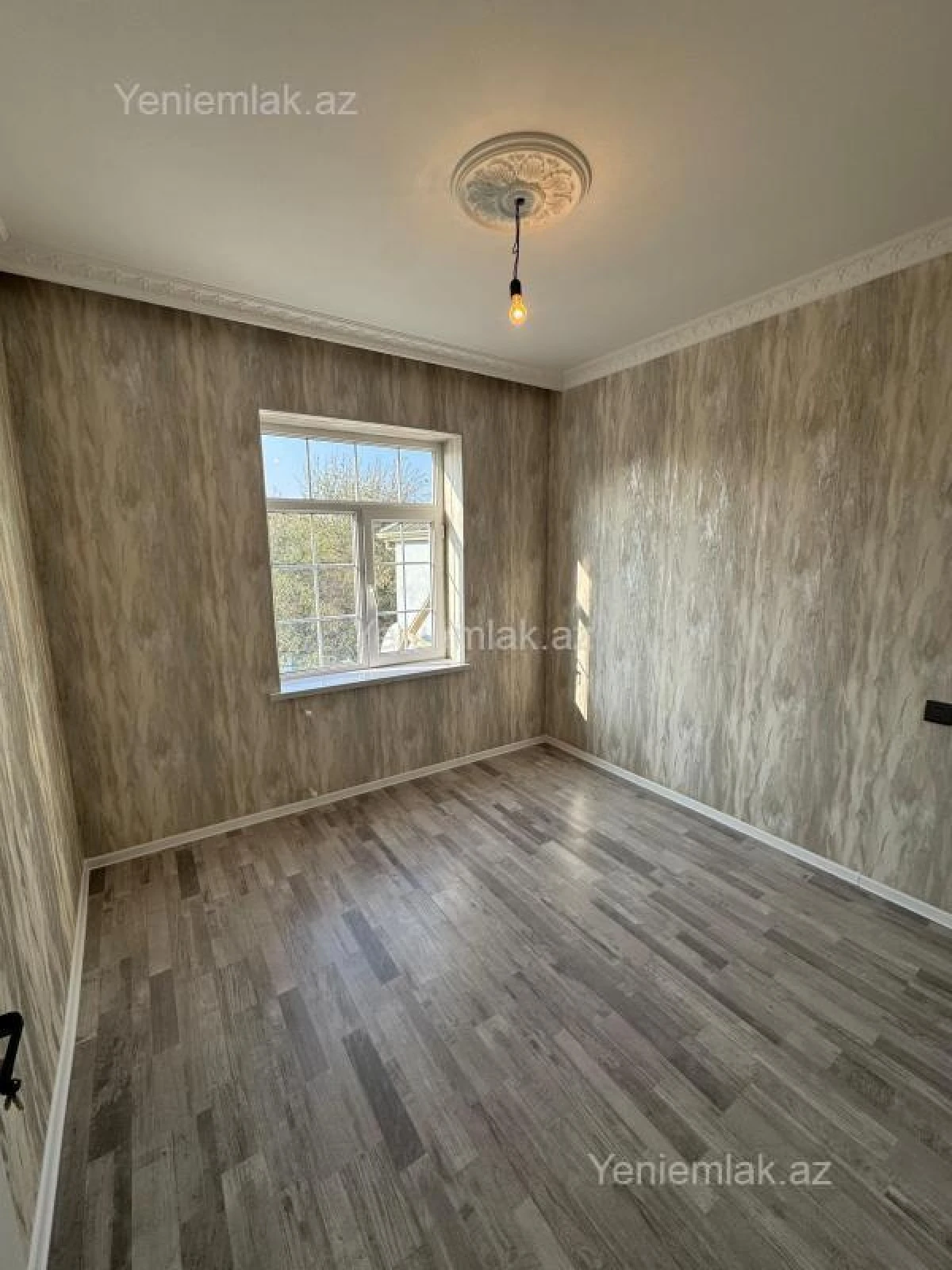 Satılır 5 otaqlı həyət evi 160 m²