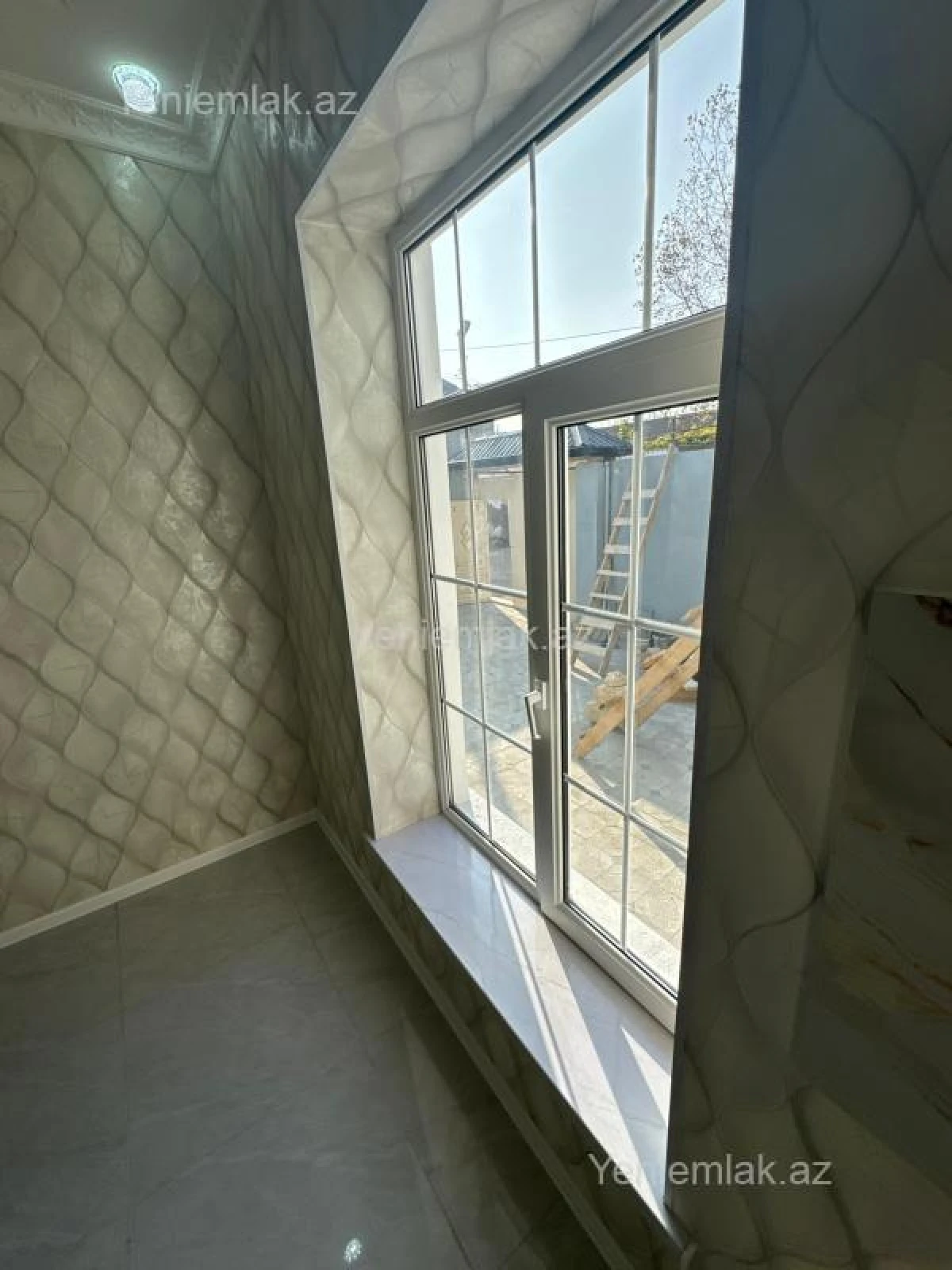 Satılır 5 otaqlı həyət evi 160 m²