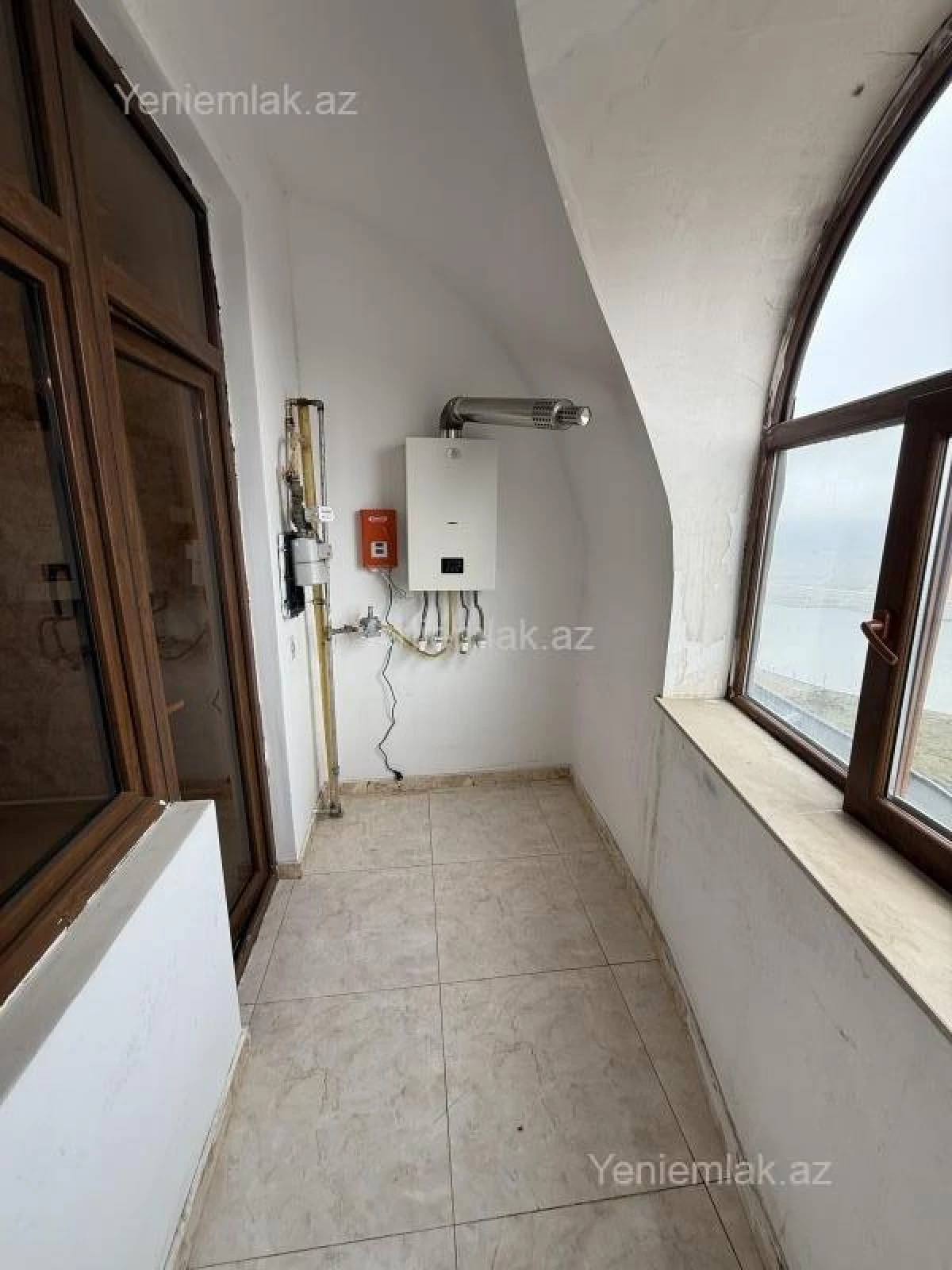 Satılır 4 otaqlı yeni tikili 97 m²