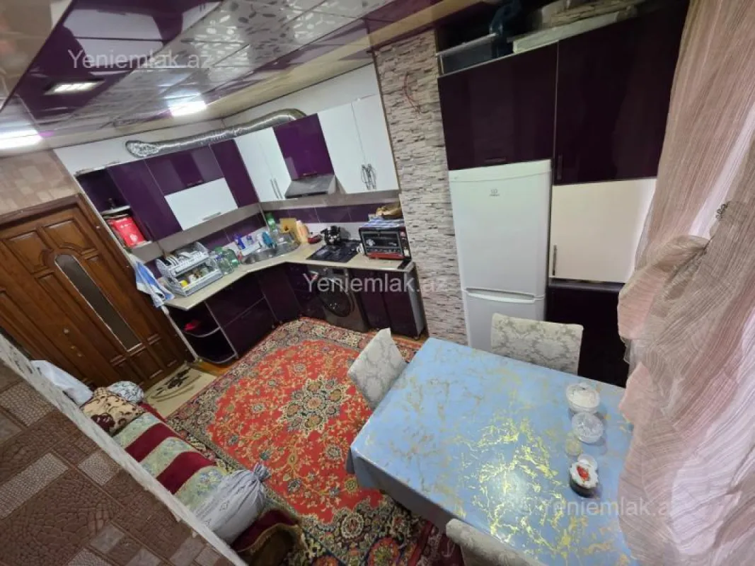 Satılır 3 otaqlı köhnə tikili 75 m²