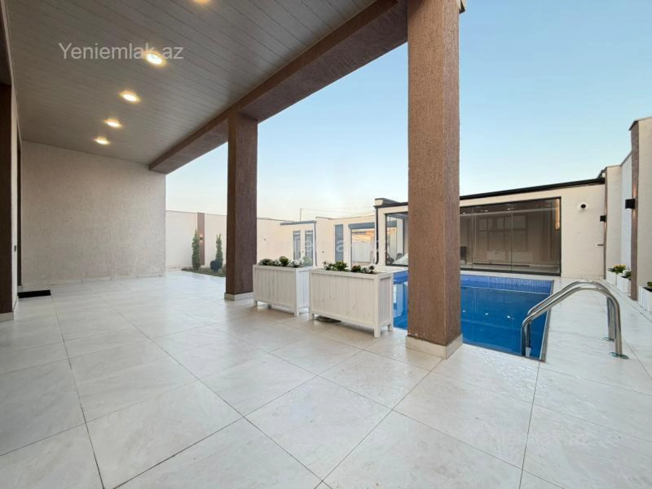 Satılır 4 otaqlı həyət evi 200 m²