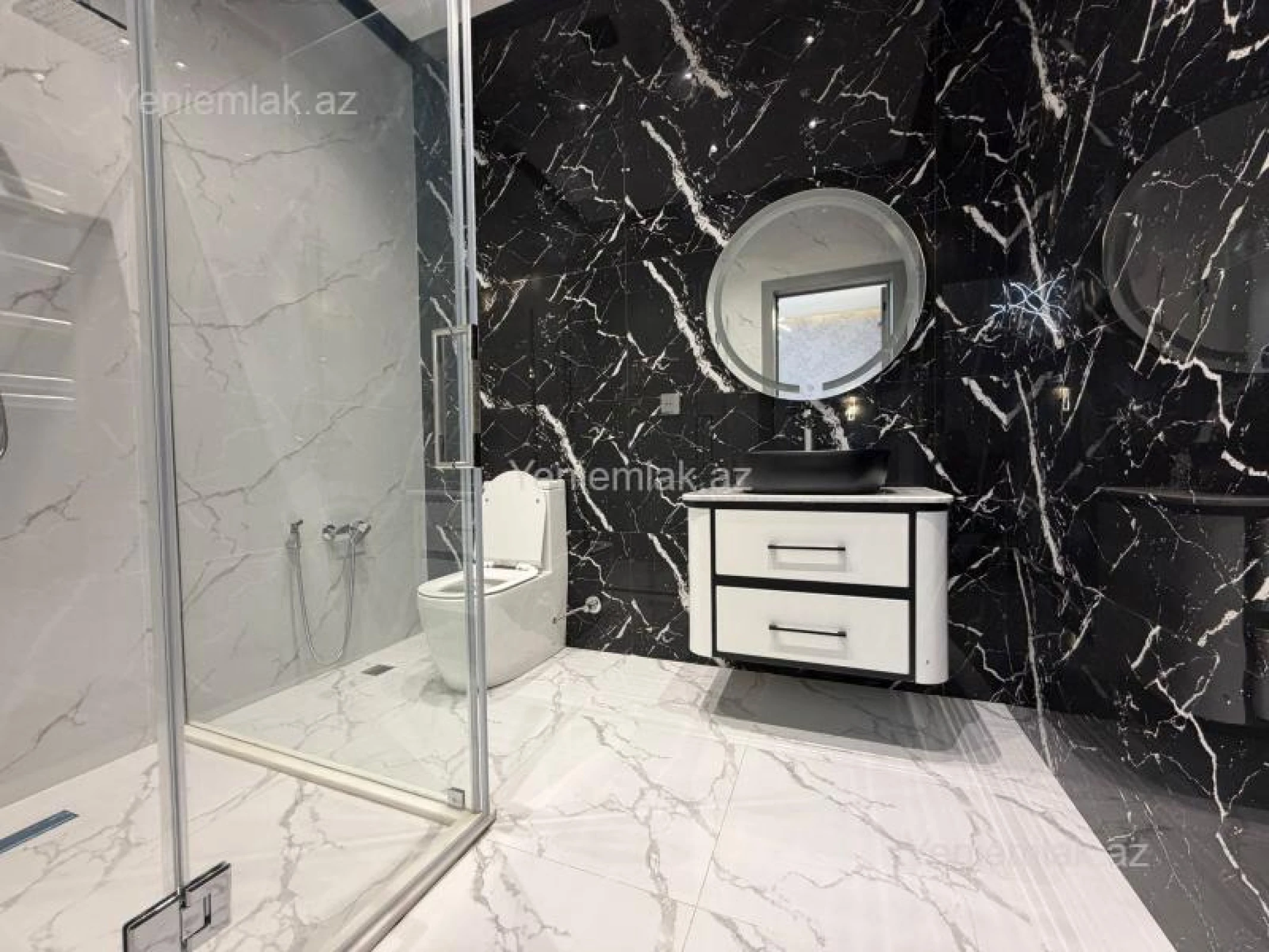 Satılır 4 otaqlı həyət evi 200 m²