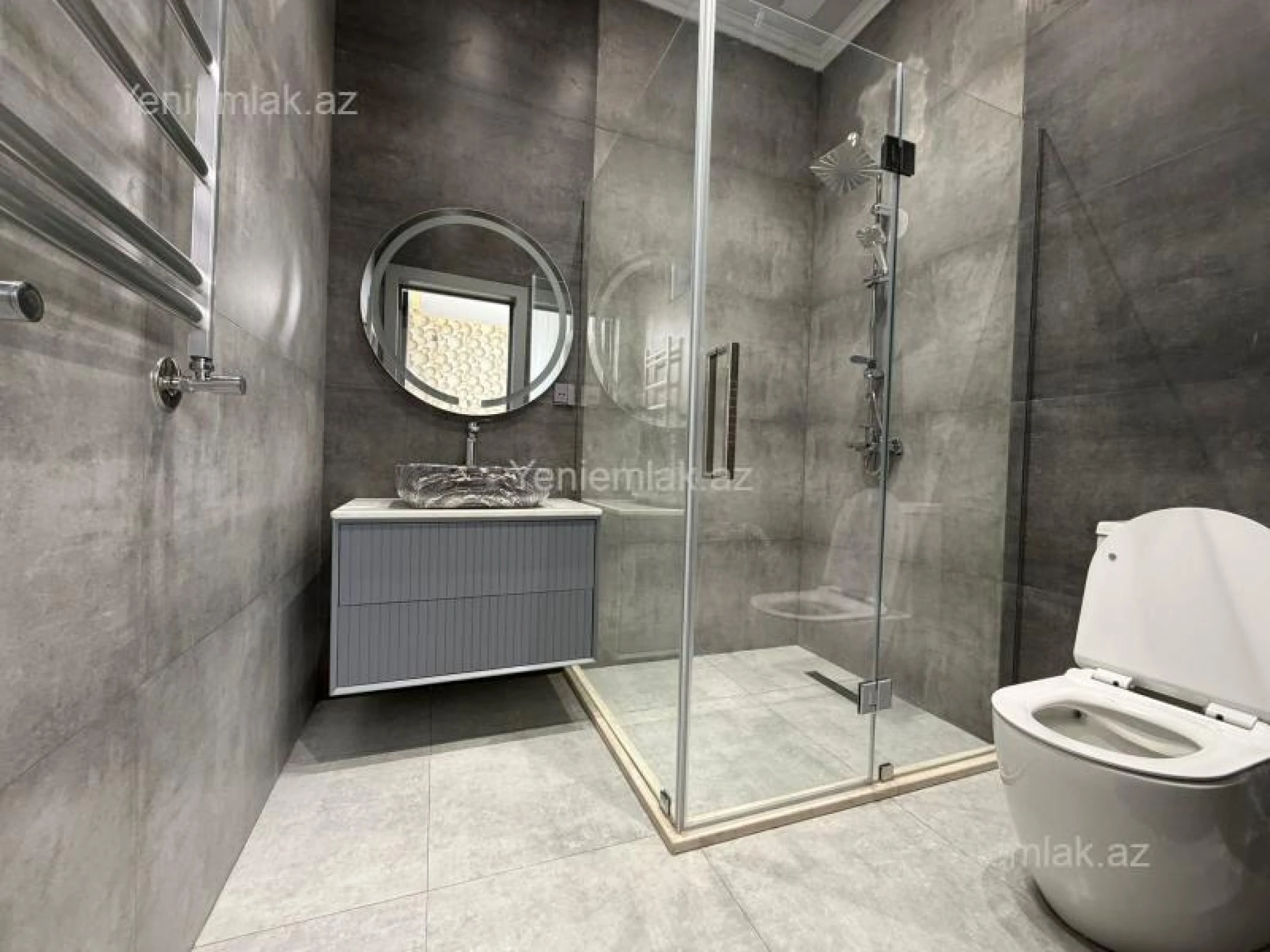 Satılır 4 otaqlı həyət evi 200 m²