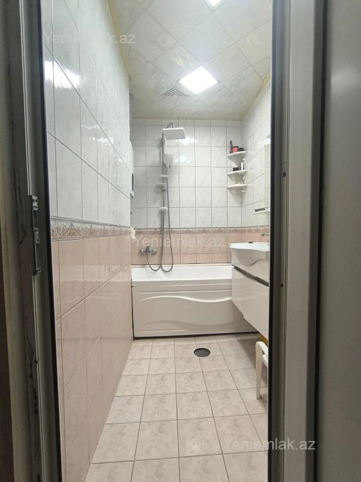 Satılır 3 otaqlı köhnə tikili 85 m²