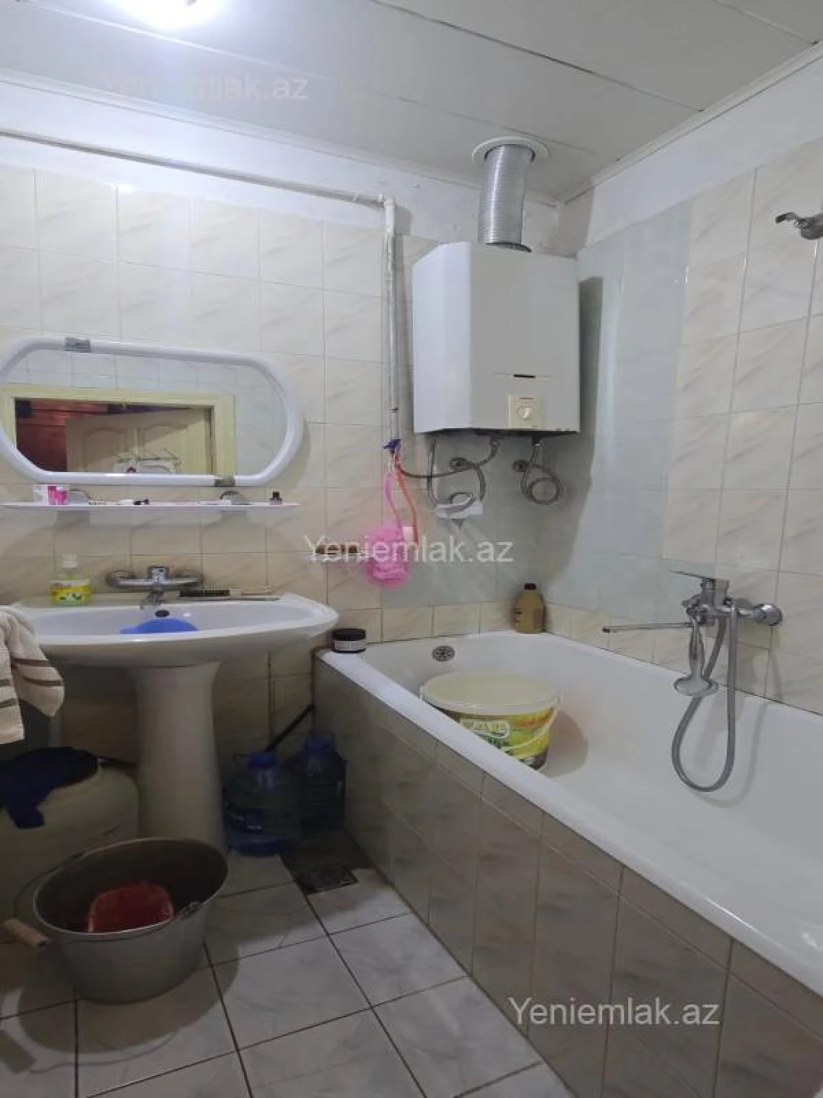 Satılır 2 otaqlı köhnə tikili 60 m²