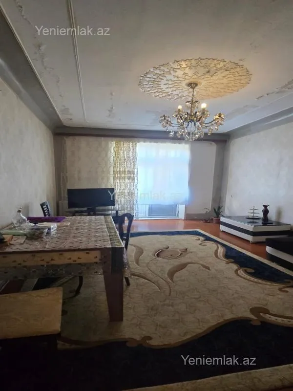 Satılır 2 otaqlı köhnə tikili 60 m²