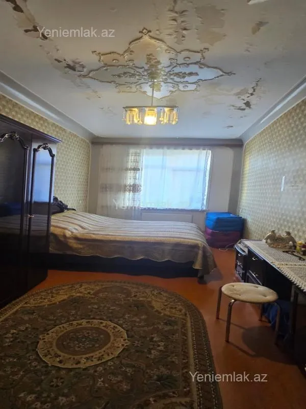 Satılır 2 otaqlı köhnə tikili 60 m²