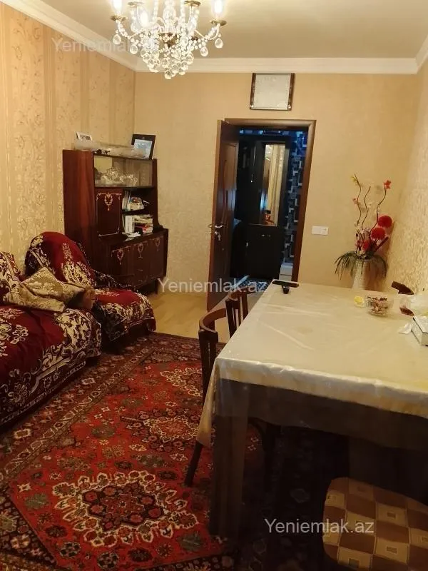 Satılır 3 otaqlı köhnə tikili 75 m²