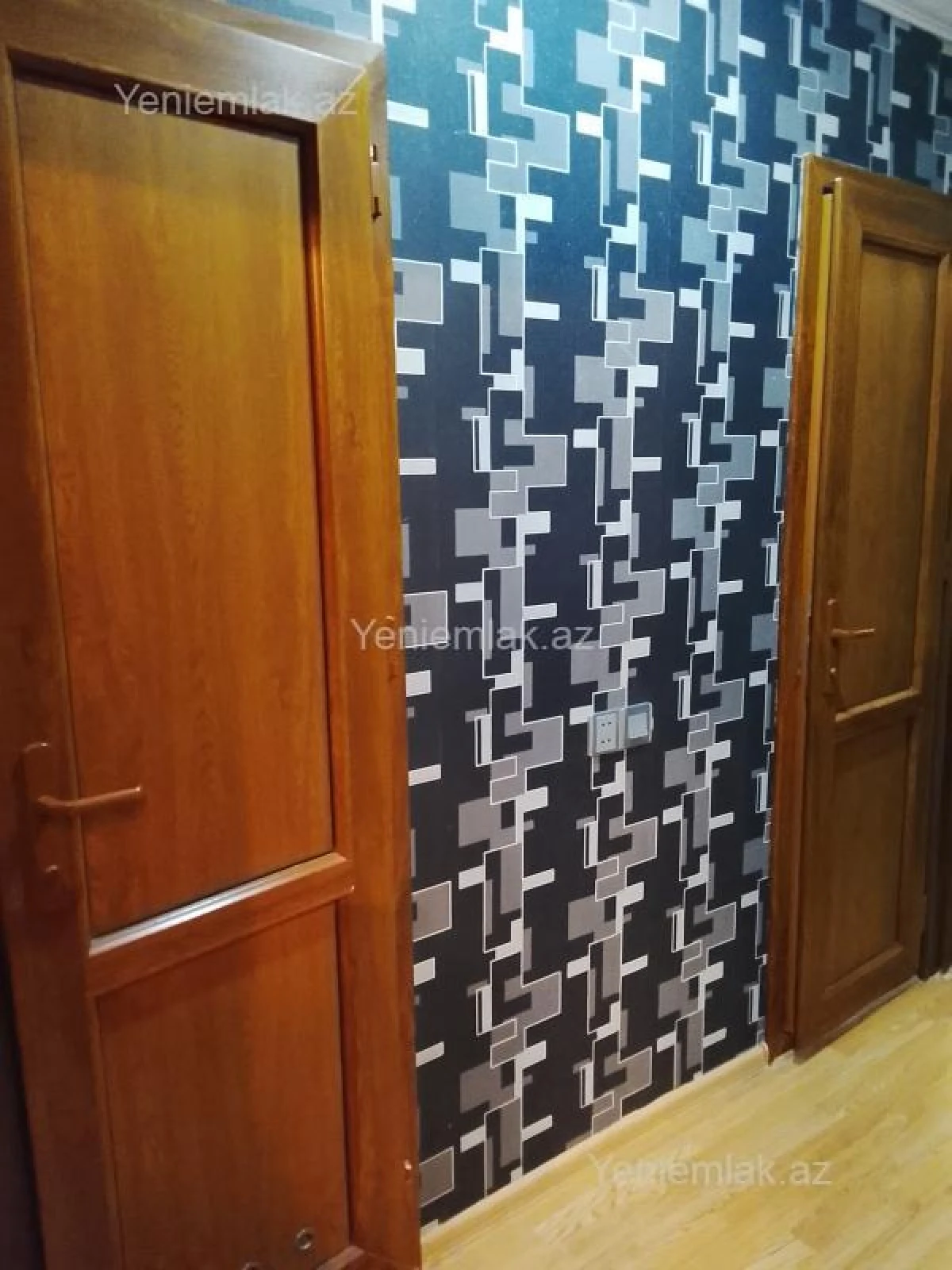 Satılır 3 otaqlı köhnə tikili 75 m²