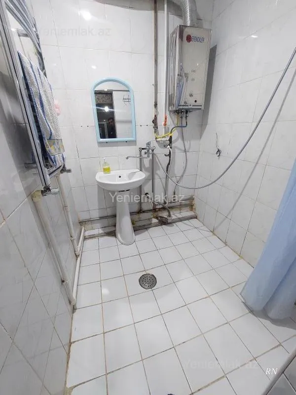 Satılır 3 otaqlı köhnə tikili 80 m²