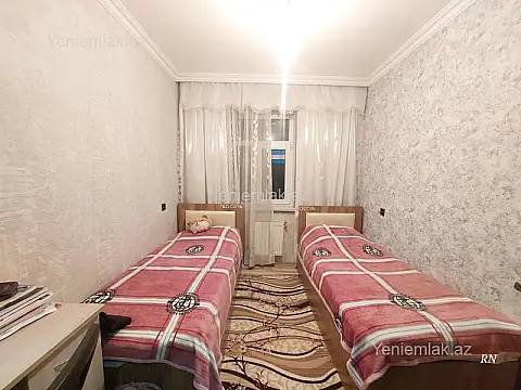 Satılır 3 otaqlı köhnə tikili 80 m²