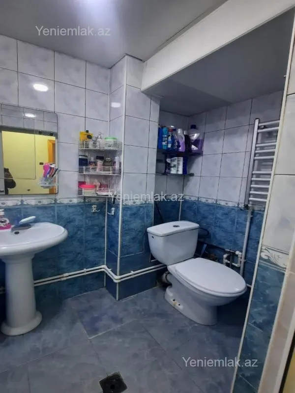 Satılır 3 otaqlı köhnə tikili 68 m²