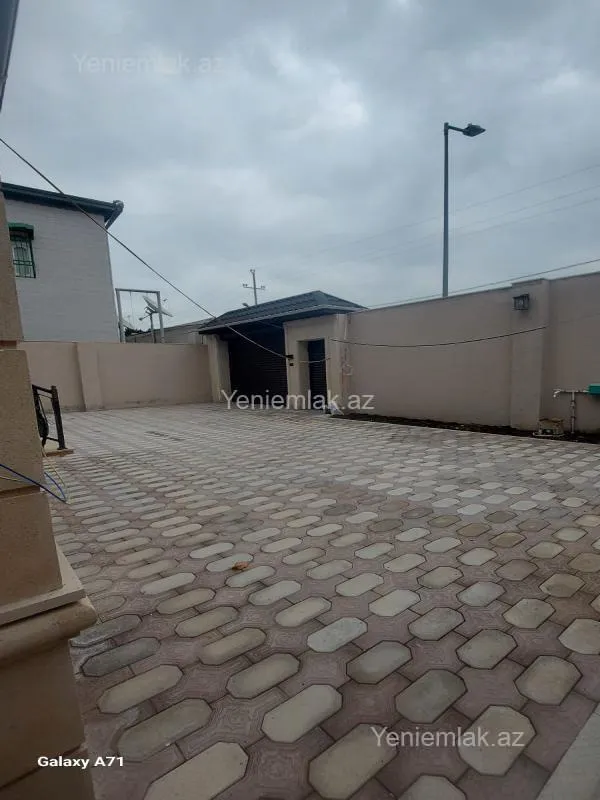 Satılır 6 otaqlı həyət evi 250 m²