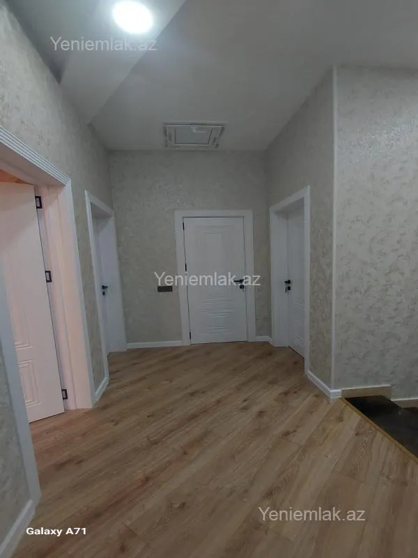 Satılır 6 otaqlı həyət evi 250 m²