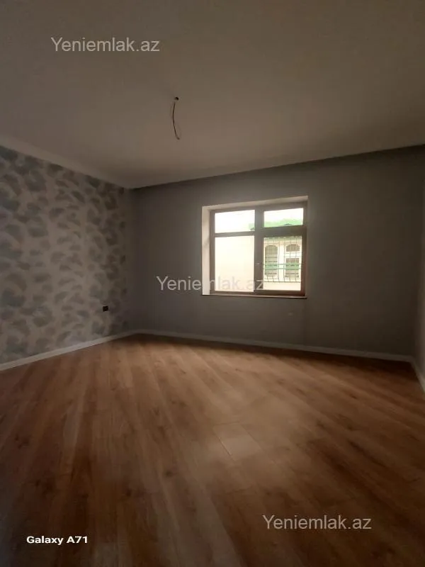 Satılır 6 otaqlı həyət evi 250 m²