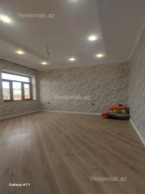 Satılır 6 otaqlı həyət evi 250 m²