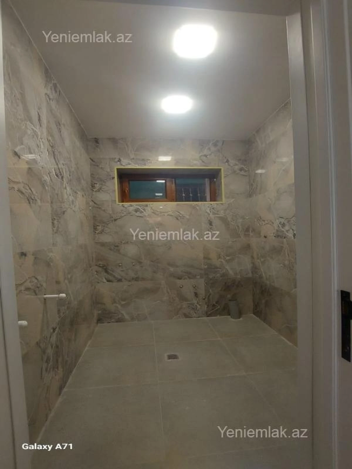Satılır 6 otaqlı həyət evi 250 m²