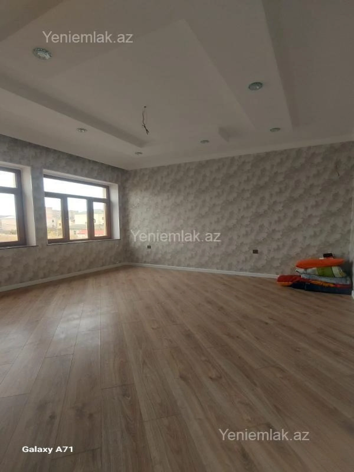 Satılır 6 otaqlı həyət evi 250 m²