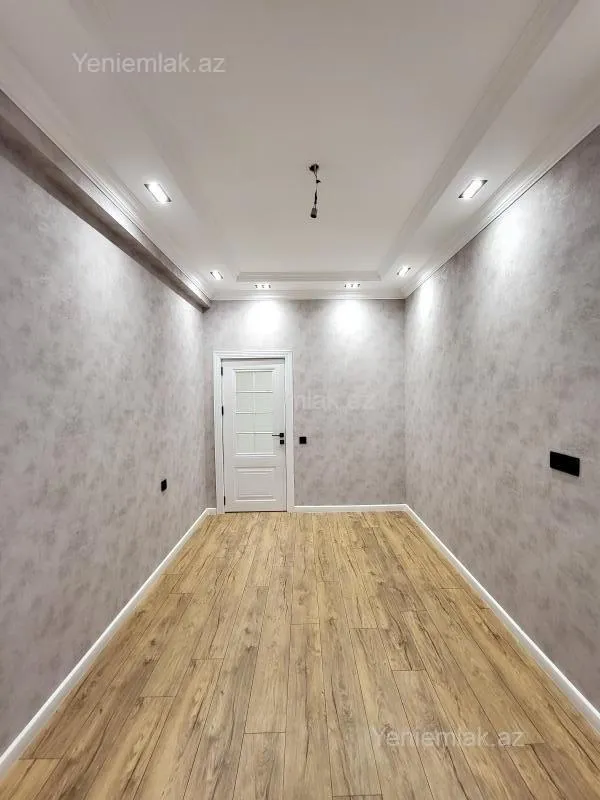 Satılır 2 otaqlı yeni tikili 75 m²