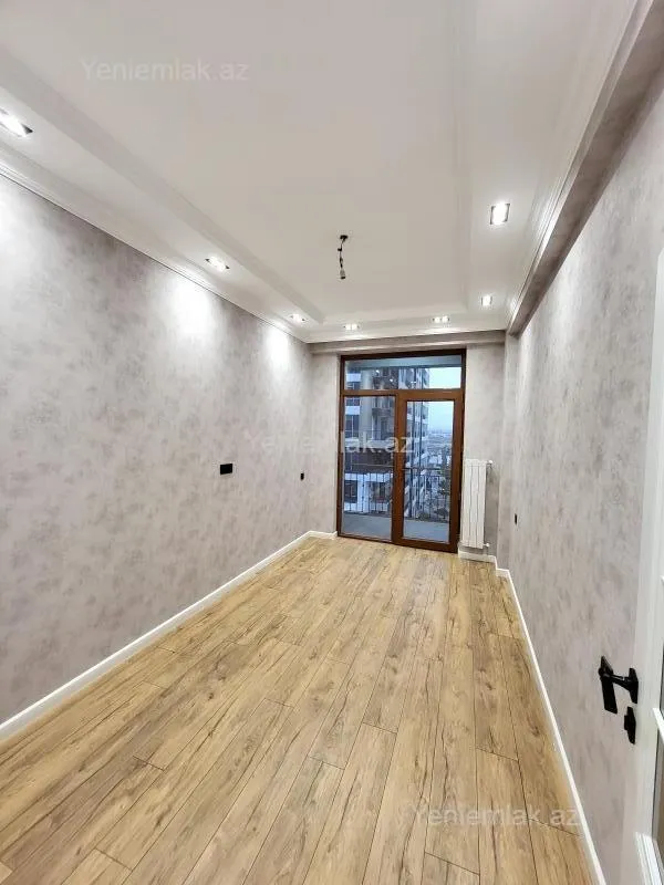 Satılır 2 otaqlı yeni tikili 75 m²