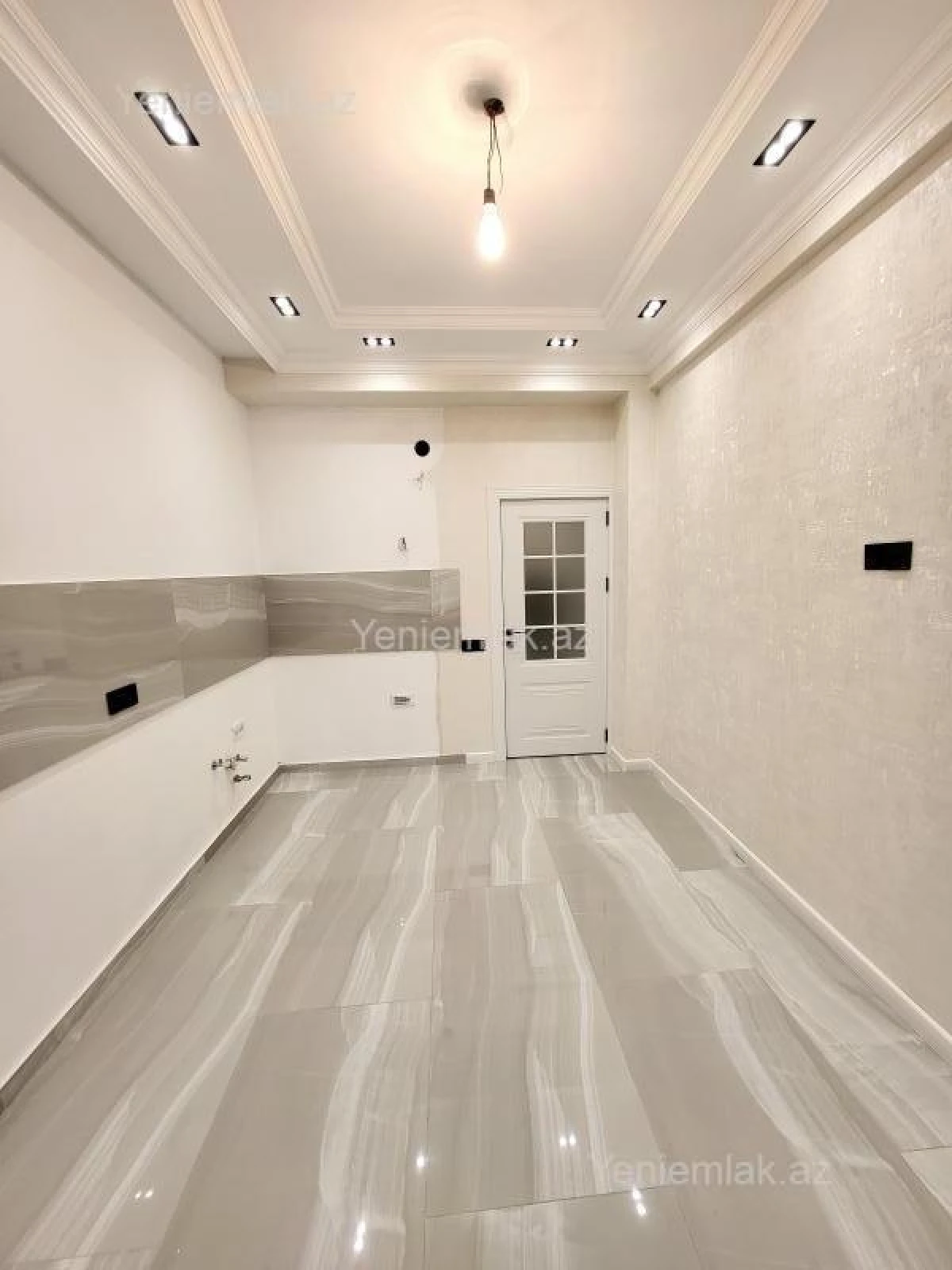 Satılır 2 otaqlı yeni tikili 75 m²