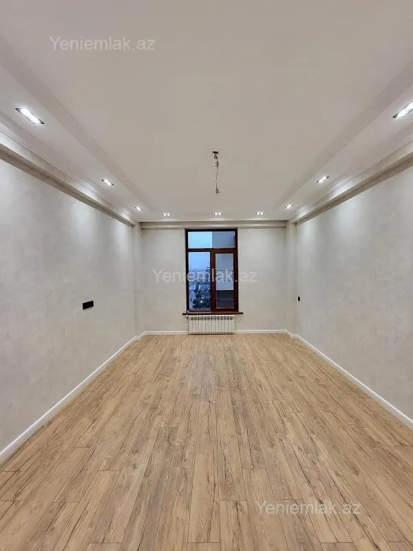 Satılır 2 otaqlı yeni tikili 75 m²