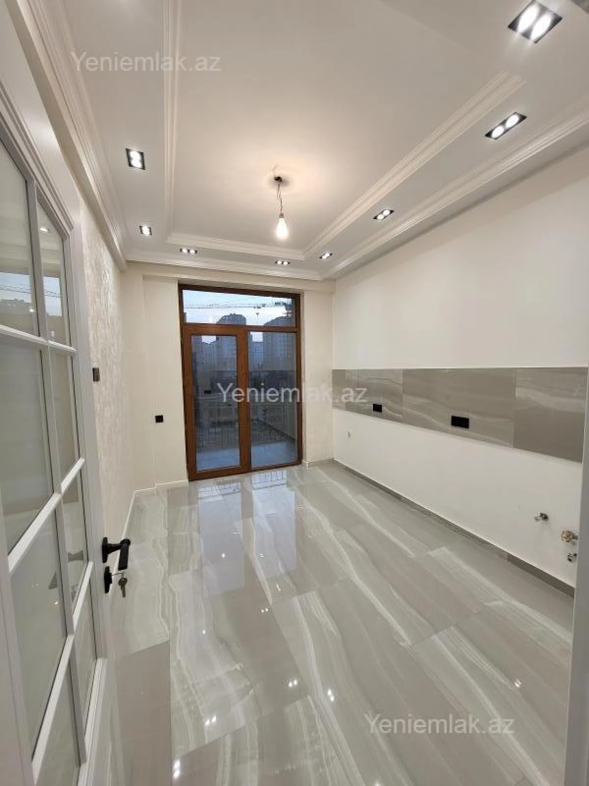 Satılır 2 otaqlı yeni tikili 75 m²