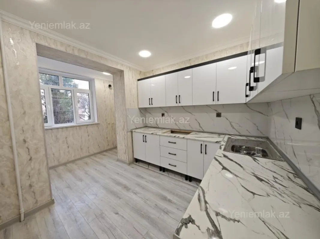 Satılır 3 otaqlı köhnə tikili 85 m²