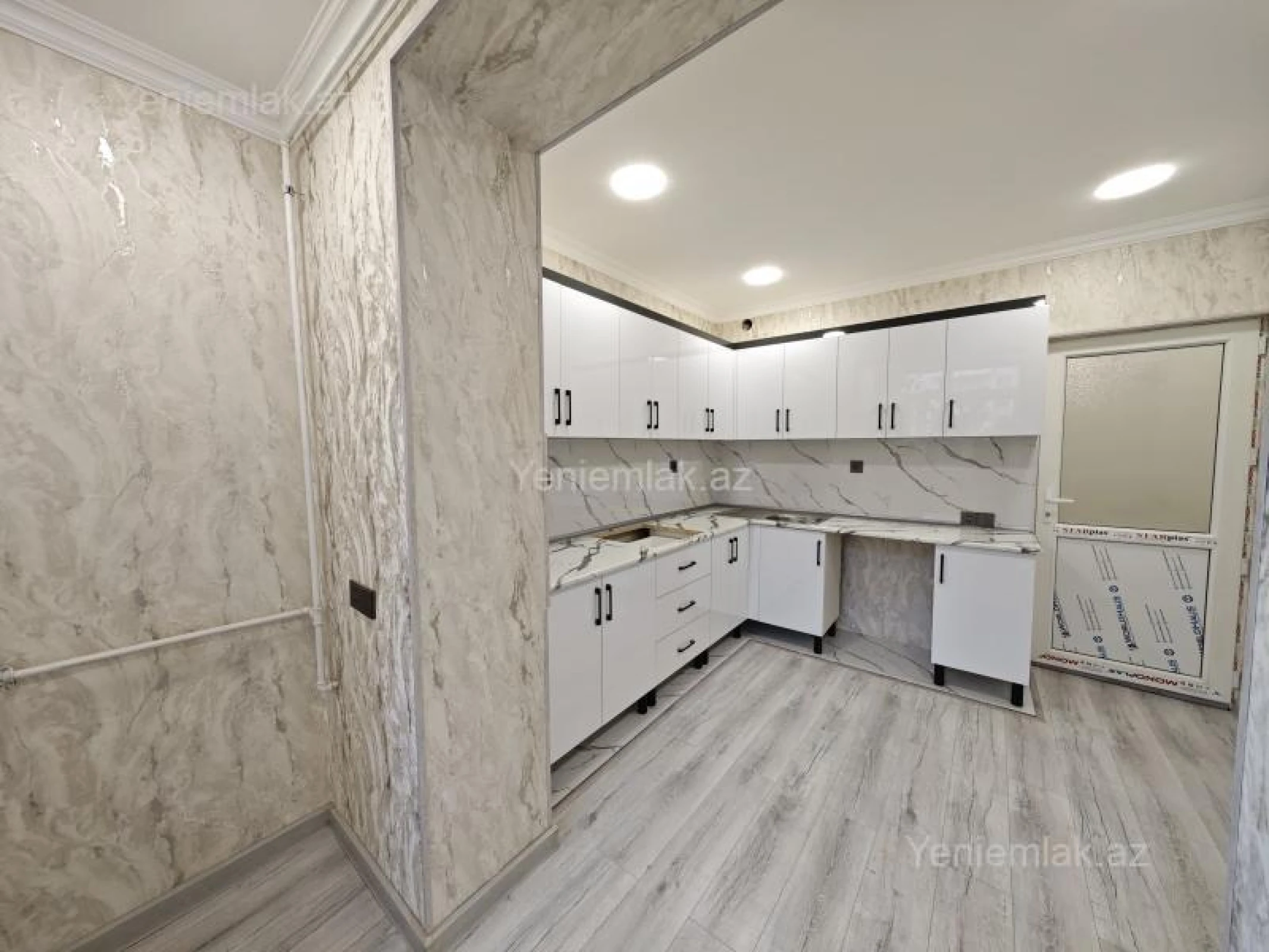 Satılır 3 otaqlı köhnə tikili 85 m²