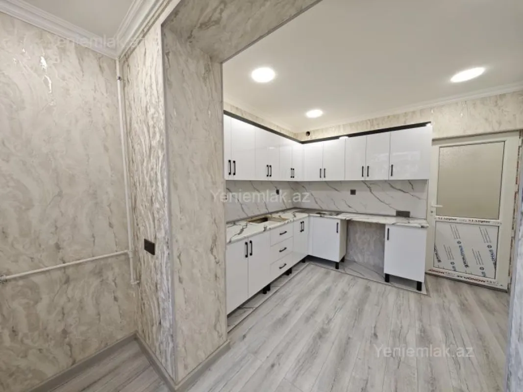 Satılır 3 otaqlı köhnə tikili 85 m²
