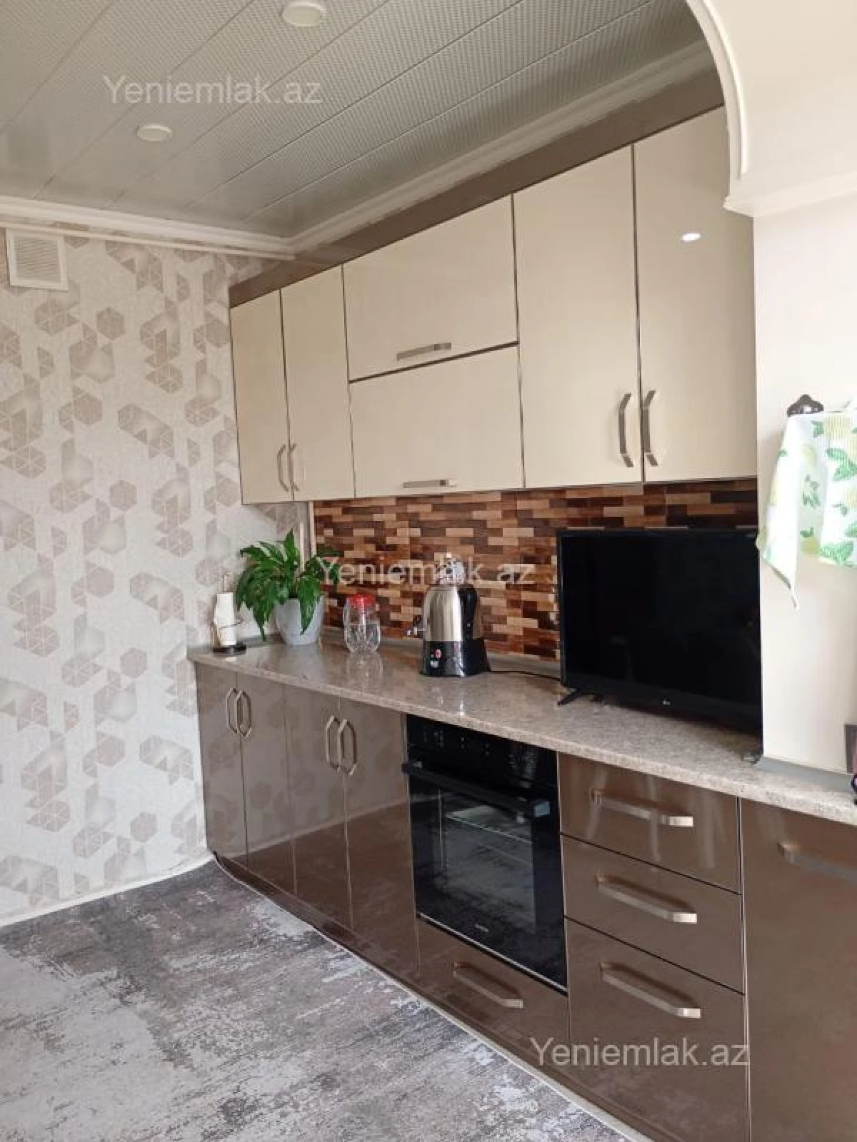 Satılır 3 otaqlı köhnə tikili 75 m²