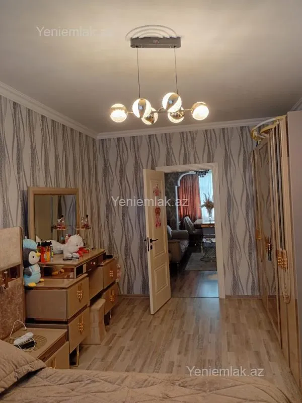 Satılır 3 otaqlı köhnə tikili 75 m²