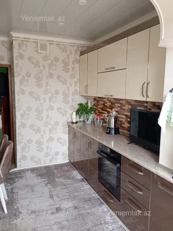 Satılır 3 otaqlı köhnə tikili 75 m²