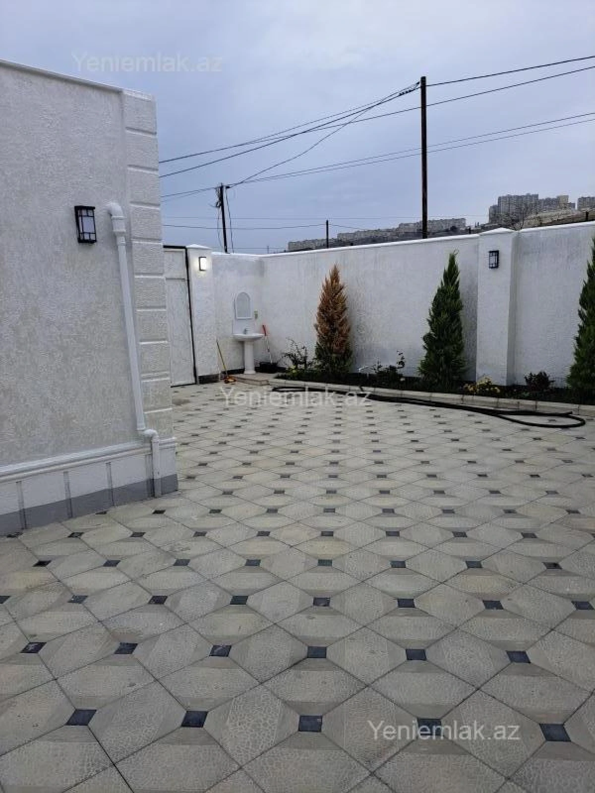 Satılır 4 otaqlı həyət evi 140 m²