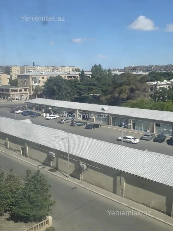 Satılır 4 otaqlı köhnə tikili 105 m²