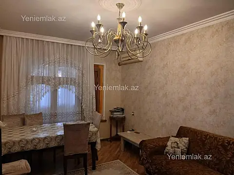 Satılır 4 otaqlı köhnə tikili 105 m²