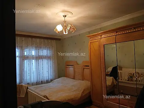 Satılır 4 otaqlı köhnə tikili 105 m²